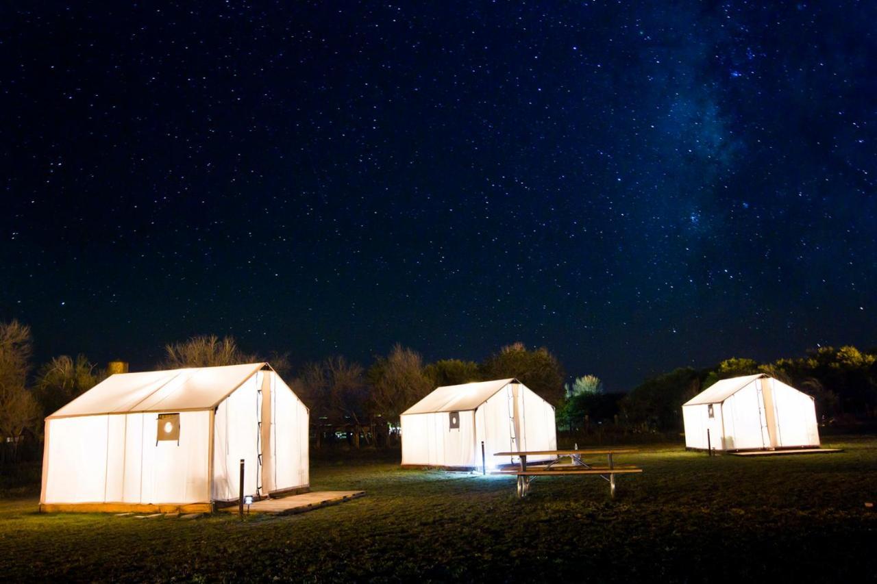 El Cosmico Villa Marfa Luaran gambar