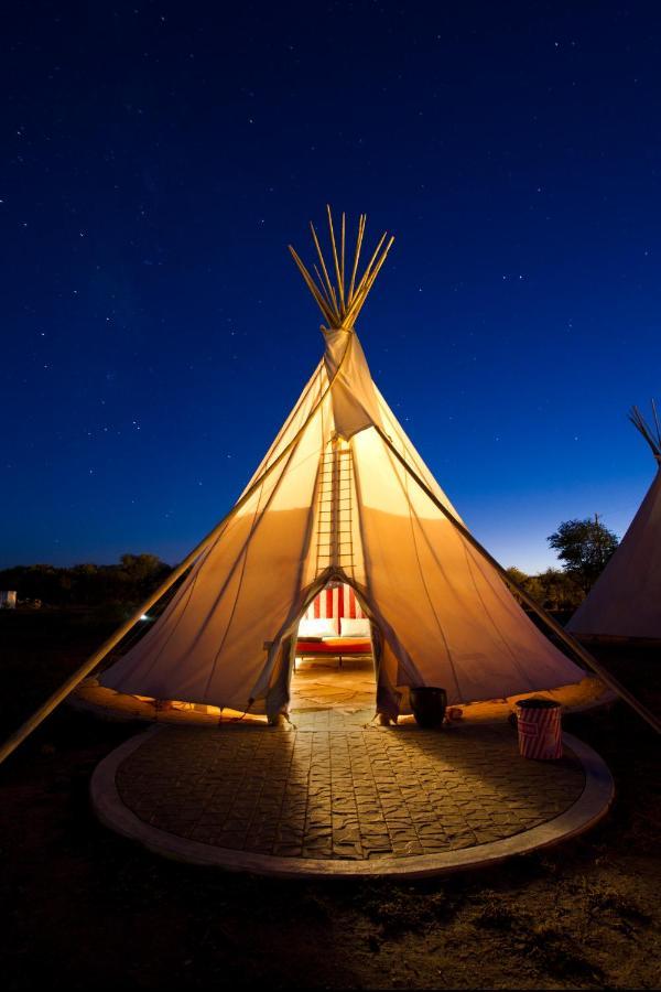 El Cosmico Villa Marfa Luaran gambar